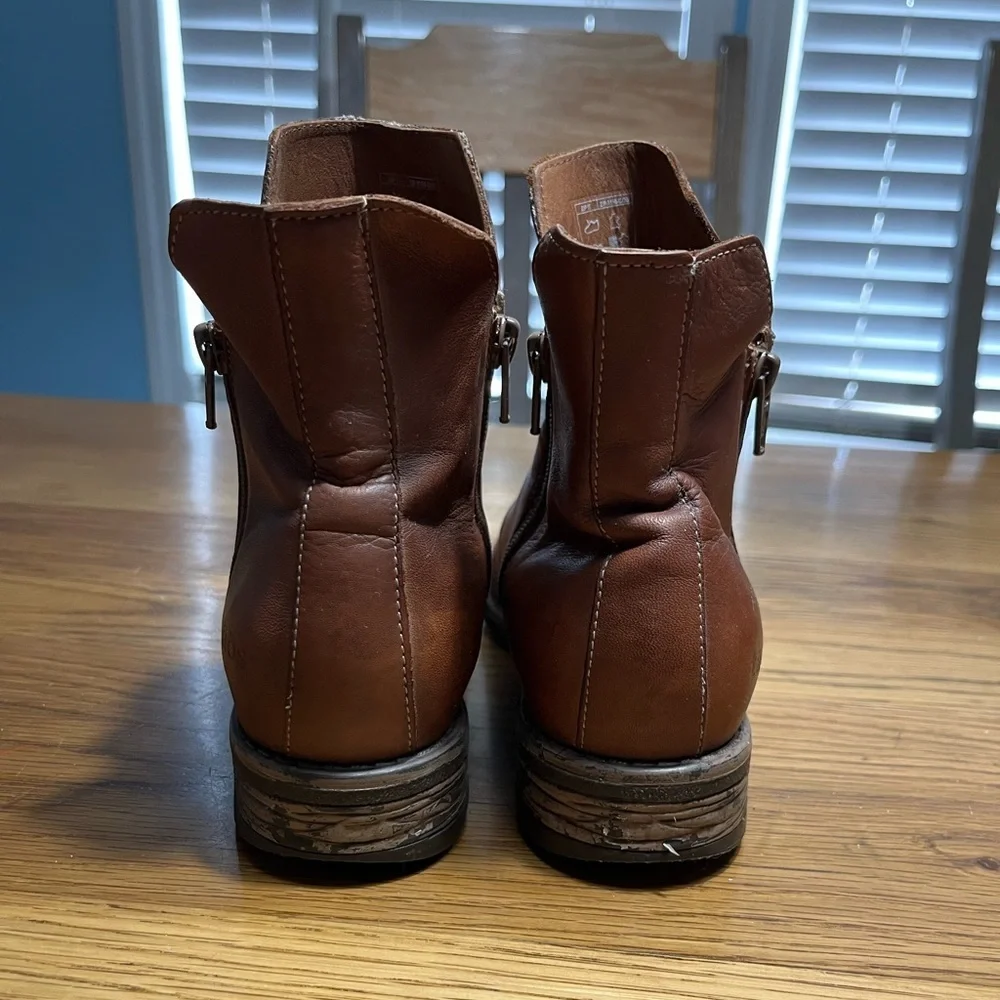 Taos Zip It Leather Ankle Boots | US 5–5.5 (EU 36) | Arch Support | 9196-COG